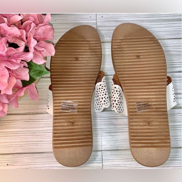 Olivia Miller White Hooded Rhinestone Slip On Sandals S:9 - Picture 9 of 12